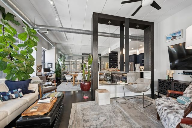 936 W MADISON Street 2A, Chicago, IL 60607