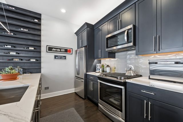 936 W MADISON Street 2A, Chicago, IL 60607