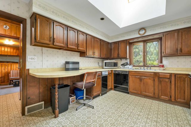 148 Allen Street, Manchester, NH 03102