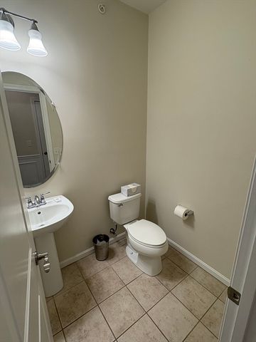 33 Jacob Way 33, Reading, MA 01867