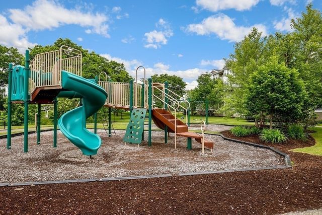 33 Jacob Way 33, Reading, MA 01867