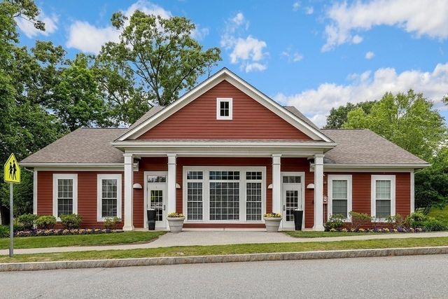 33 Jacob Way 33, Reading, MA 01867