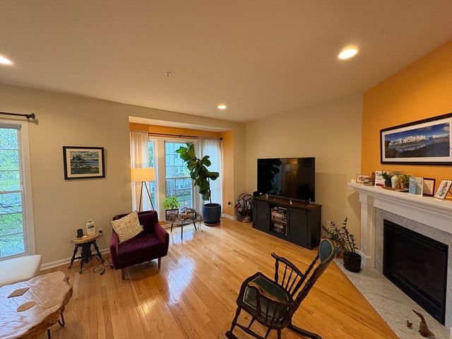 33 Jacob Way 33, Reading, MA 01867