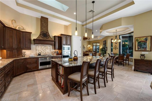 28724 La Caille DR, Naples, FL 34119
