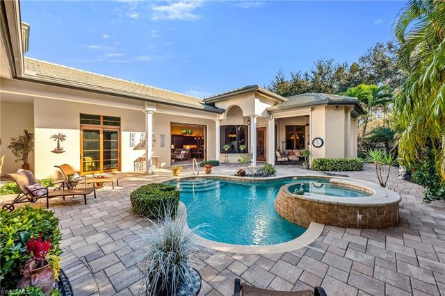 28724 La Caille DR, Naples, FL 34119