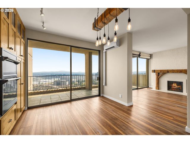 2221 Sw 1ST Ave 2424, Portland, OR 97201