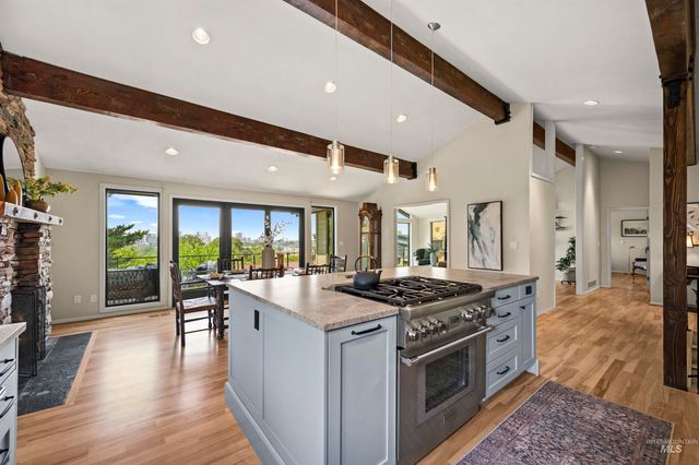 1113 E Santa Maria Dr, Boise, ID 83712