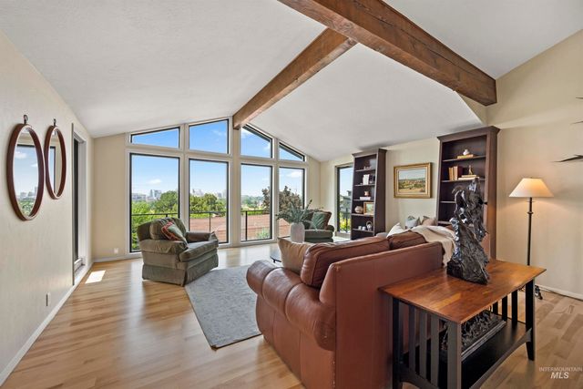 1113 E Santa Maria Dr, Boise, ID 83712