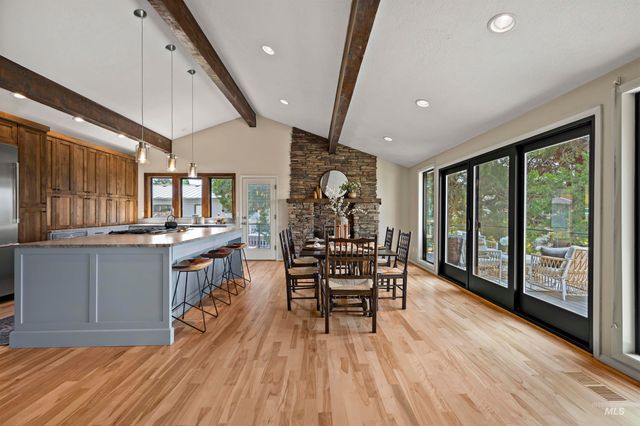 1113 E Santa Maria Dr, Boise, ID 83712