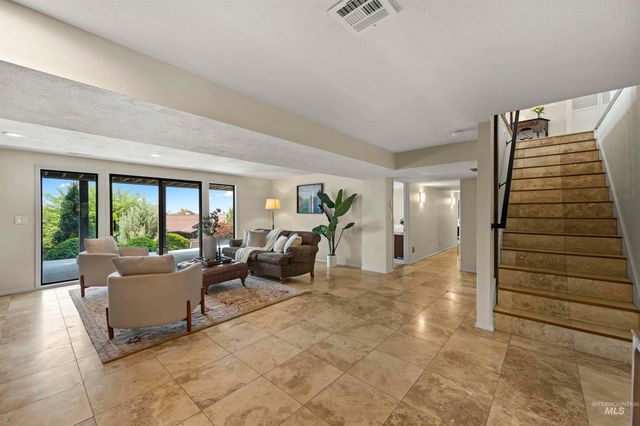 1113 E Santa Maria Dr, Boise, ID 83712