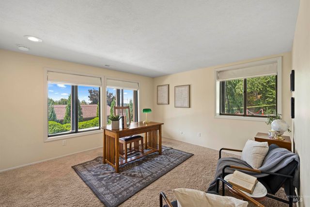 1113 E Santa Maria Dr, Boise, ID 83712