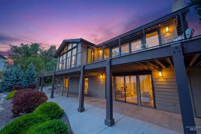 1113 E Santa Maria Dr, Boise, ID 83712