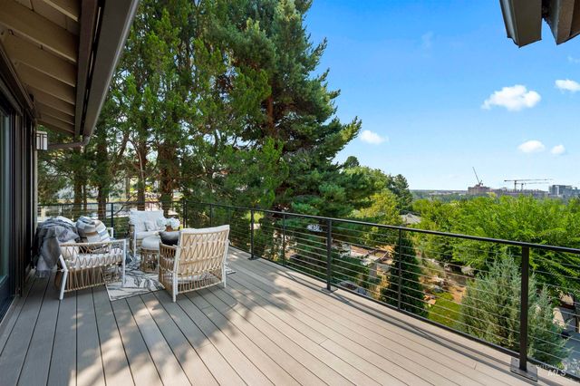 1113 E Santa Maria Dr, Boise, ID 83712