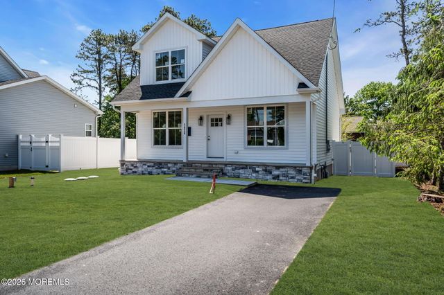 1424 Eighth Avenue, Toms River, NJ 08757
