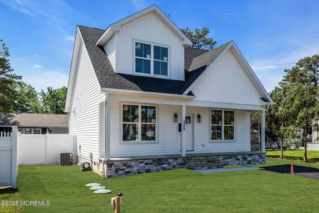 1424 Eighth Avenue, Toms River, NJ 08757