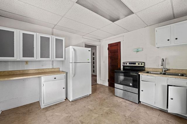 513 CEAPE AVENUE, Oshkosh, WI 54901