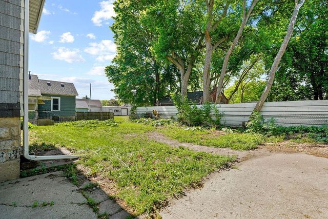 513 CEAPE AVENUE, Oshkosh, WI 54901