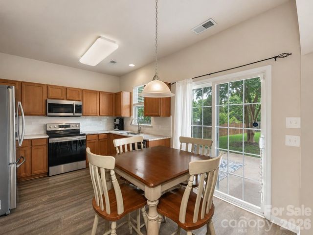 1100 Mountain Laurel Court, Matthews, NC 28104