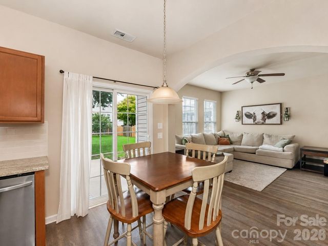 1100 Mountain Laurel Court, Matthews, NC 28104