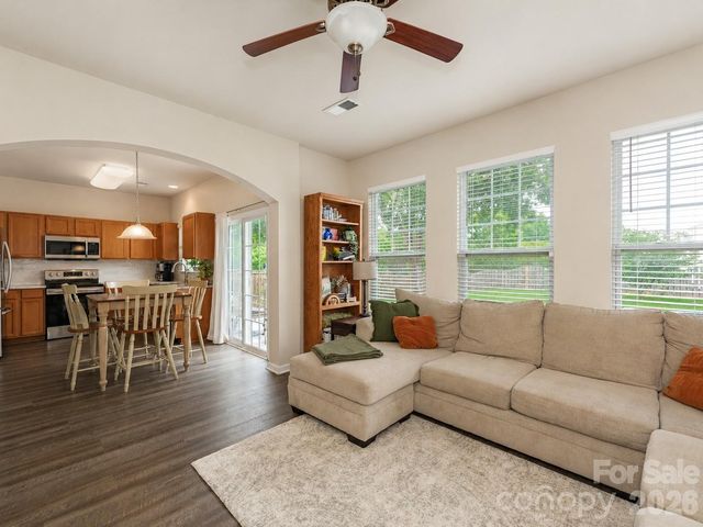 1100 Mountain Laurel Court, Matthews, NC 28104