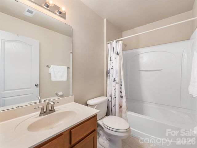 1100 Mountain Laurel Court, Matthews, NC 28104