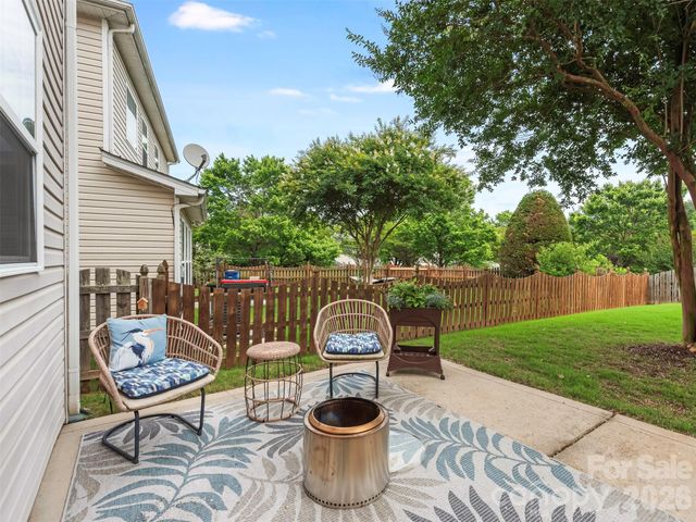 1100 Mountain Laurel Court, Matthews, NC 28104