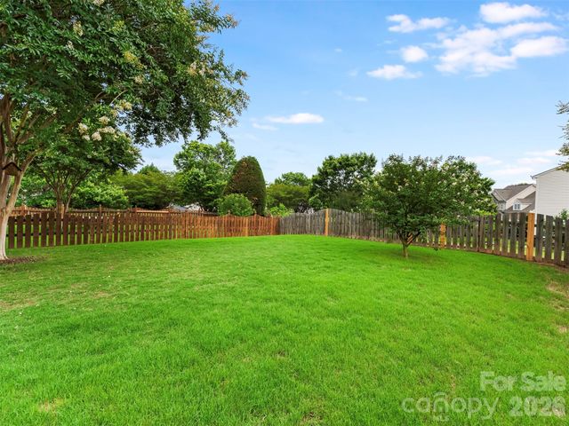 1100 Mountain Laurel Court, Matthews, NC 28104