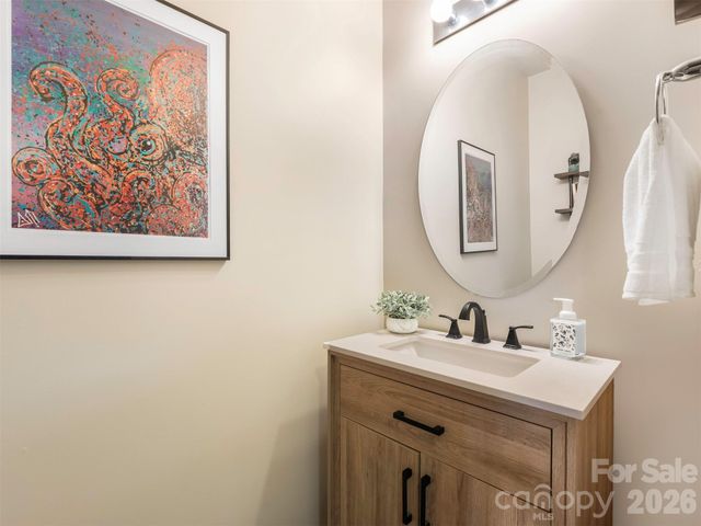 1100 Mountain Laurel Court, Matthews, NC 28104