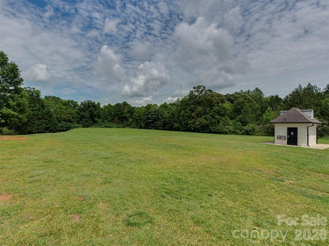 1100 Mountain Laurel Court, Matthews, NC 28104