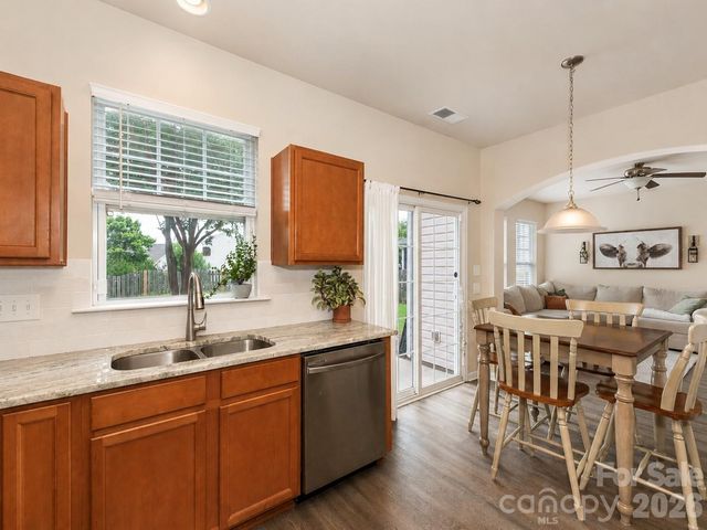 1100 Mountain Laurel Court, Matthews, NC 28104