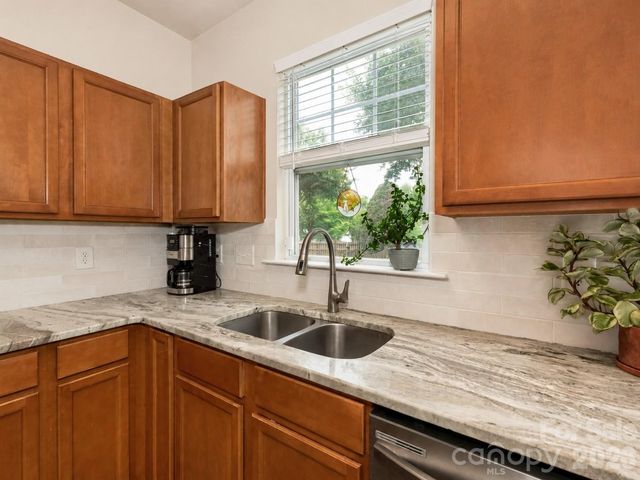 1100 Mountain Laurel Court, Matthews, NC 28104