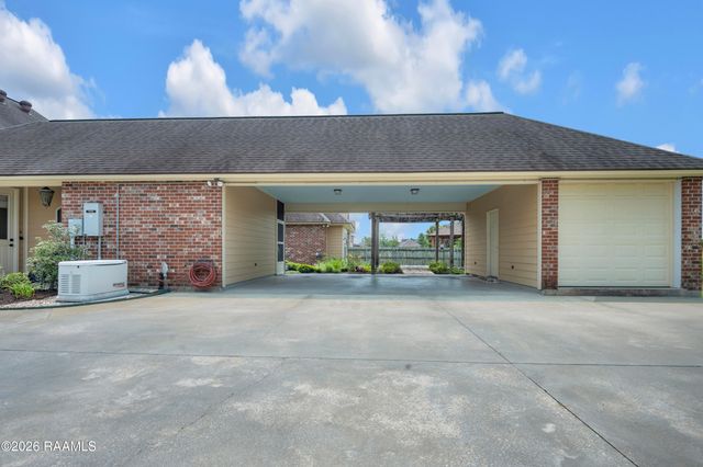 210 Grand Lake Drive, Arnaudville, LA 70512