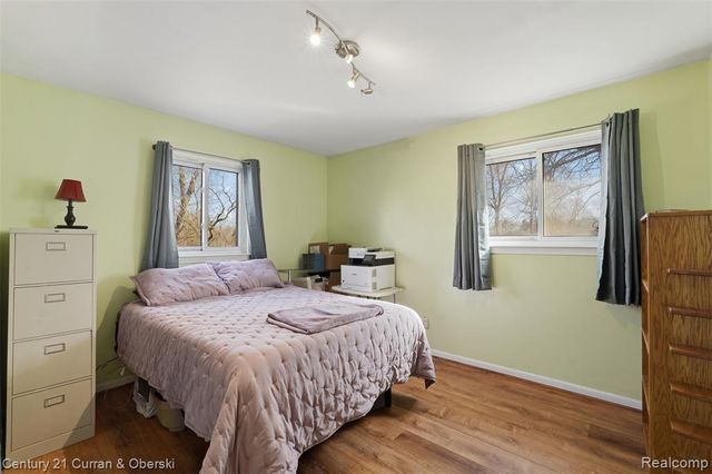 543 Mcmunn Street, South Lyon, MI 48178