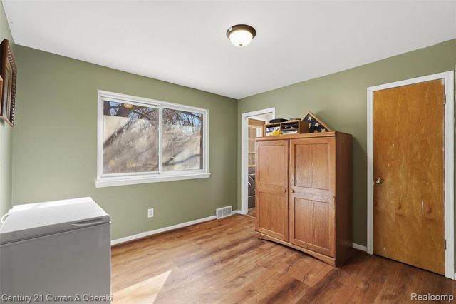 543 Mcmunn Street, South Lyon, MI 48178