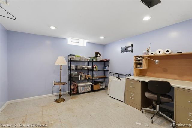 543 Mcmunn Street, South Lyon, MI 48178