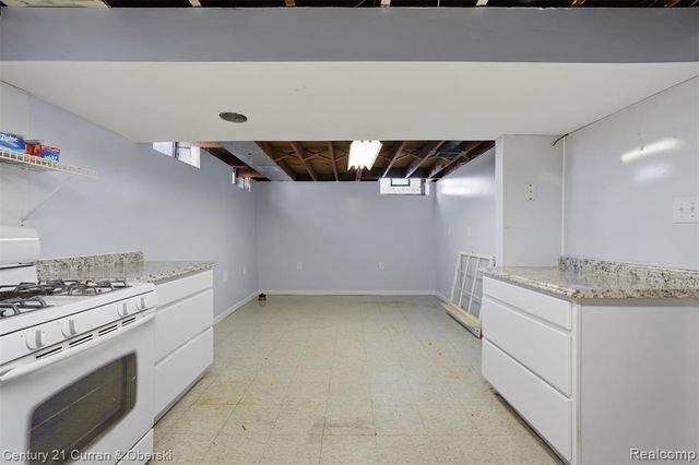 543 Mcmunn Street, South Lyon, MI 48178