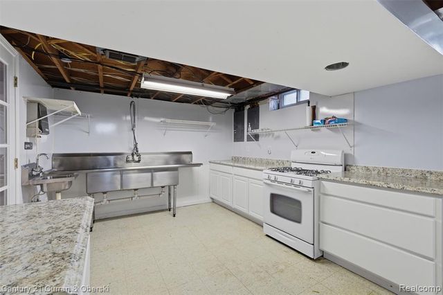 543 Mcmunn Street, South Lyon, MI 48178