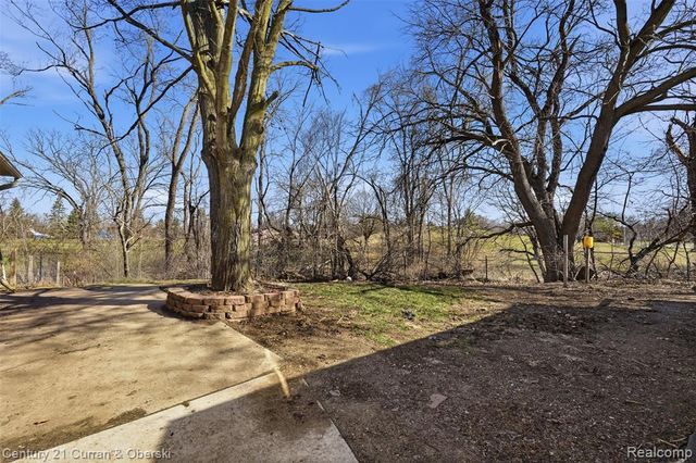 543 Mcmunn Street, South Lyon, MI 48178