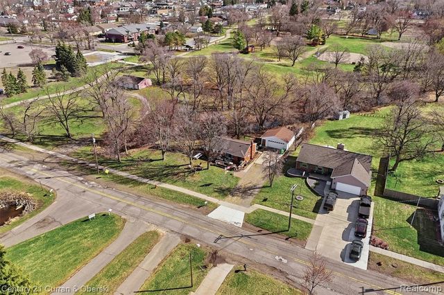 543 Mcmunn Street, South Lyon, MI 48178