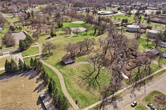 543 Mcmunn Street, South Lyon, MI 48178