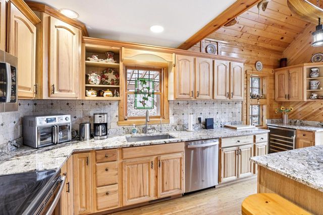 E11441 Hillside Drive, Wisconsin Dells, WI 53965