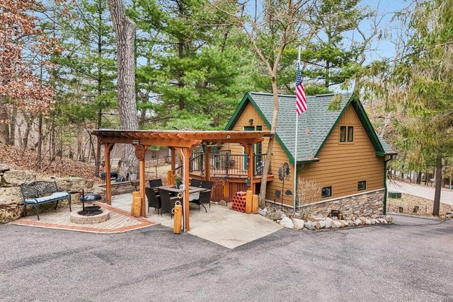 E11441 Hillside Drive, Wisconsin Dells, WI 53965