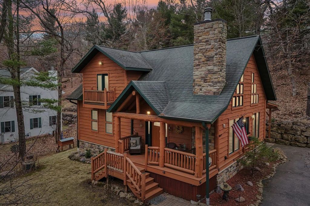 E11441 Hillside Drive, Wisconsin Dells, WI 53965