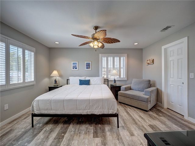 230 Cut Off 110, Port Aransas, TX 78373