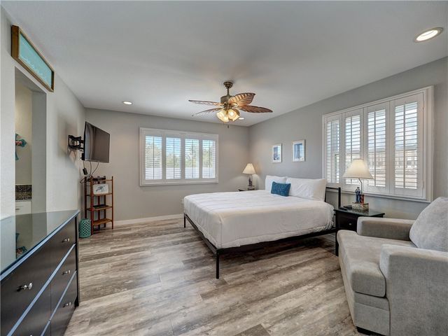 230 Cut Off 110, Port Aransas, TX 78373