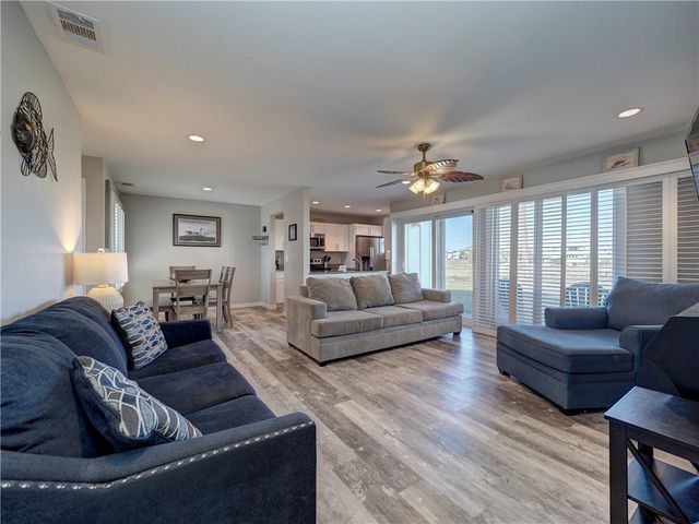 230 Cut Off 110, Port Aransas, TX 78373