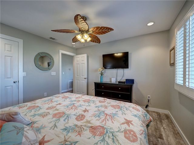 230 Cut Off 110, Port Aransas, TX 78373