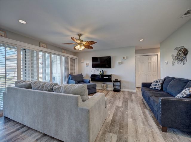 230 Cut Off 110, Port Aransas, TX 78373