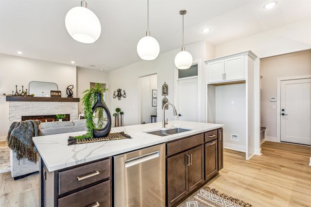 5993 Forbes Ct, Bel Aire, KS 67220