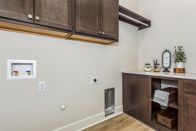 5993 Forbes Ct, Bel Aire, KS 67220